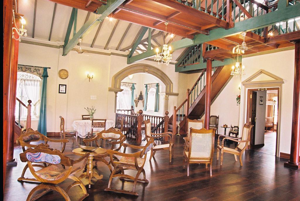 Manor House Hotel Embulpure Bagian luar foto