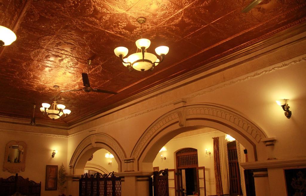 Manor House Hotel Embulpure Bagian luar foto