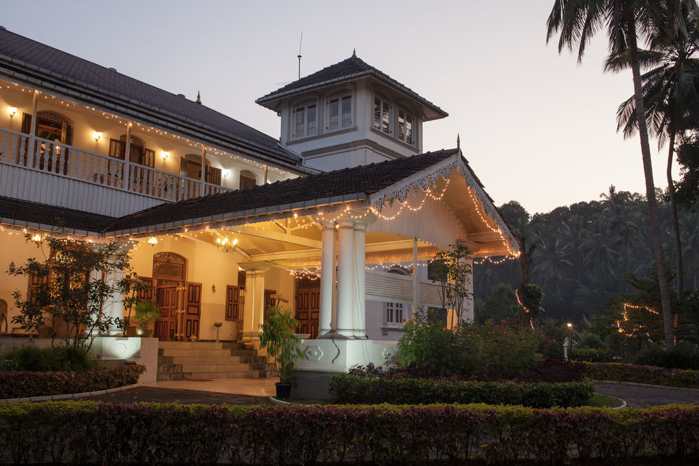 Manor House Hotel Embulpure Bagian luar foto