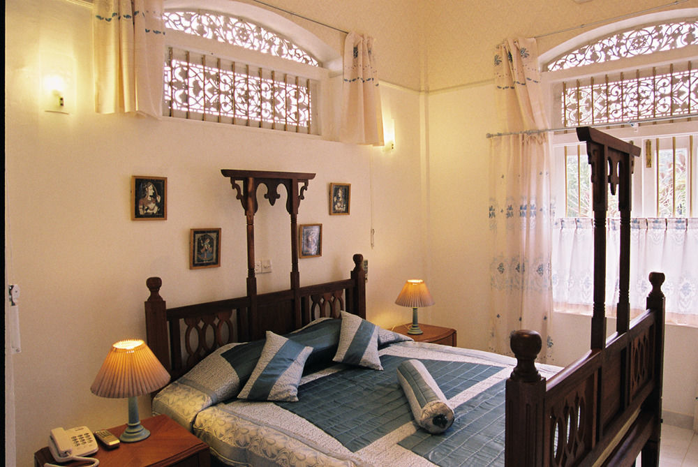 Manor House Hotel Embulpure Bagian luar foto
