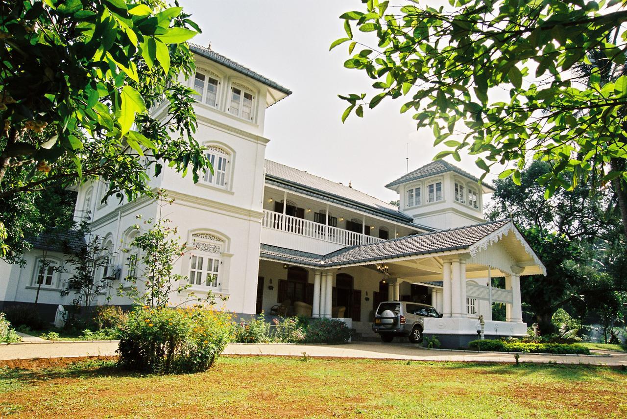 Manor House Hotel Embulpure Bagian luar foto