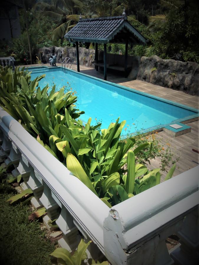 Manor House Hotel Embulpure Bagian luar foto