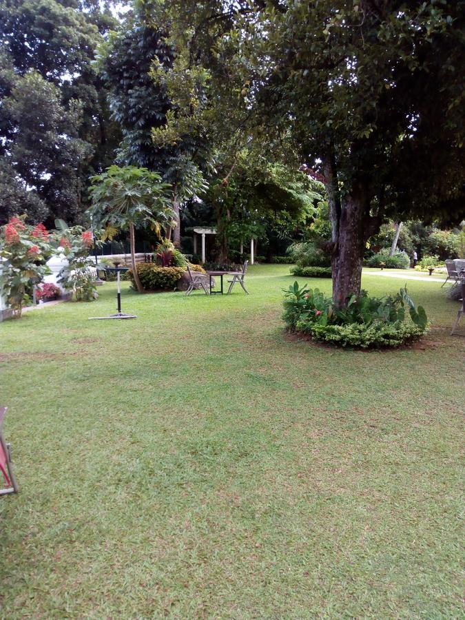 Manor House Hotel Embulpure Bagian luar foto