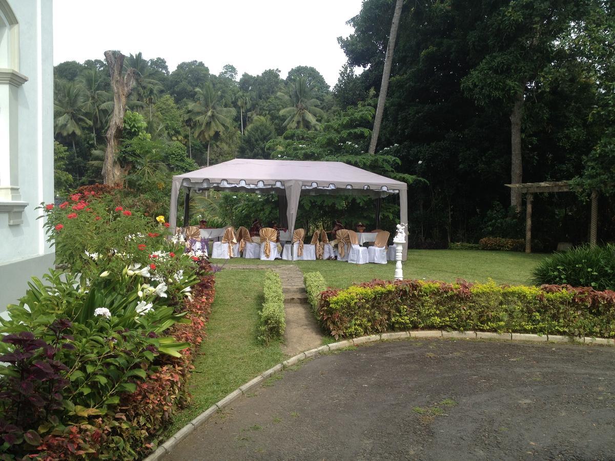Manor House Hotel Embulpure Bagian luar foto