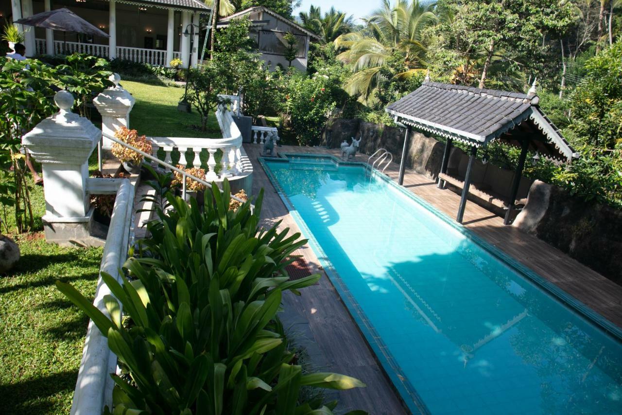 Manor House Hotel Embulpure Bagian luar foto