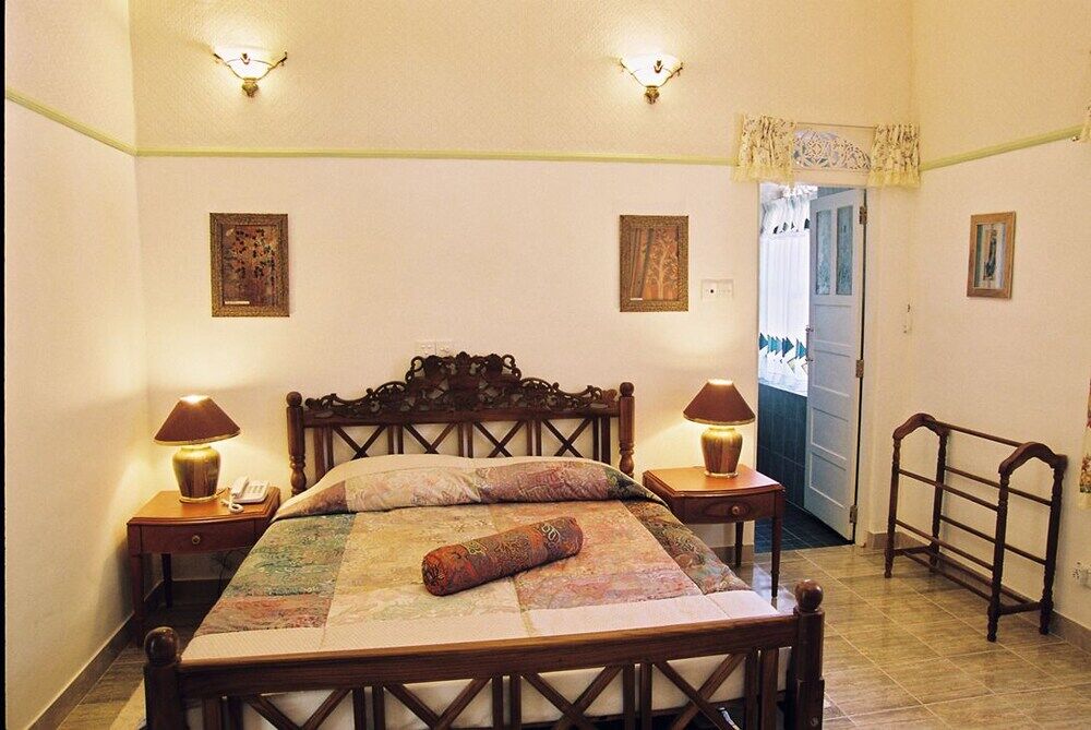 Manor House Hotel Embulpure Bagian luar foto